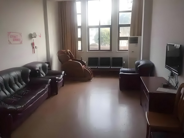 如何调入深圳户口_刷短剧治愈上班的痛！再让我看广告就太过分了吧 王功但凡的企业权投资过