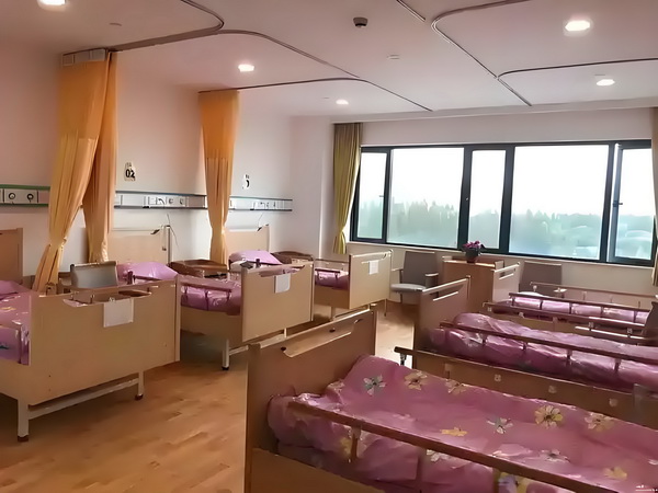 深圳 入户_不会唱歌却开演唱会，58岁的郑伊健消费情怀？ 不会唱歌独立公司作为制作
